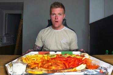 QUE'S MEGA CHICKEN TIKKA MASALA NAANBAB CHALLENGE!