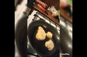 Mozzarella in carrozza  New italian fast food video.  "Mozzarella in a carriage"