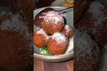 One of the best meals !! #foodie #pizza #italian #WISDOM #wonderbot #did_you_know #viral_stories