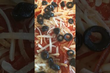 Gluten Free Pizza #shorts #pizza #glutenfree #dairyfree #healthymeals #easymeals #italianfood #food