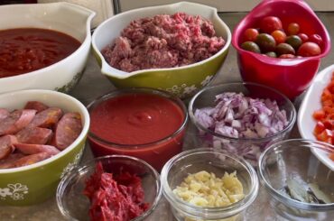 spaghetti sauce with roasted tomatoes and italian seasoning. #simple cooking.