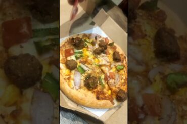 Do you like pizza this way? #pizzalover #shorts #india #italianfood #fastfood