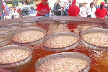 Italy Street Food. Huge Pool of Fried Fish, Brazilian Juicy Meat and more Food from the World