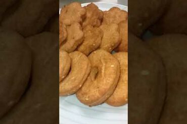 Meethi Tikiya Recipe in Urdu    Italian chef khan Gur ki meethi tikiya