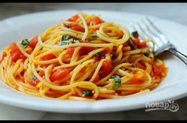 Italian tomato sauce with basil. Cooking conditions recipes