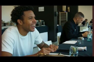 McKennie and Chiellini joke together about italian food traditions [ENGLISH SUB]