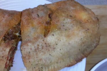 How to make a || Lasagna Calzone || Delectable Wednesdays