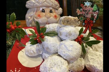 Holiday Cookie Recipe Exchange 2021.  The Italian Snow Ball cookie is a beauty and incredibly yummy!