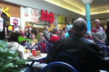 Christmas Food Court Flash Mob, Hallelujah Chorus - Must See!