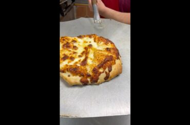 Pizza pie #food #shorts #pizza #pie #pizzapierecipes #fastfood #pizzapie #cheesepizza #italianfood