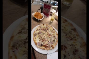 Italian Food and Fresh Pineapple Juice | Chicken Pasta with Truffle Fajita Pizza #vapiano #ytshorts