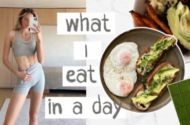 What I Eat in a Day | Healthy & Balanced Recipes, Modeling & Nutrition Q&A | Sanne Vloet
