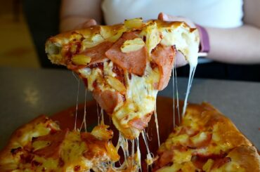 Stuffed Crust Pizza in Singapore