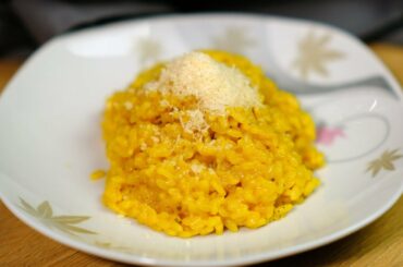 This italian recipe will surprise you & it's quick and easy - Risotto Milanese