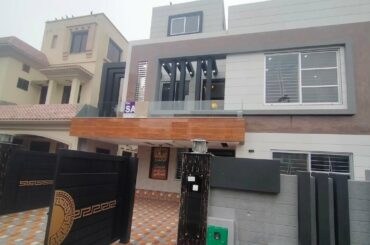 Bahria Town 10 Marla House for sale | stylish design House | LDA approved Area