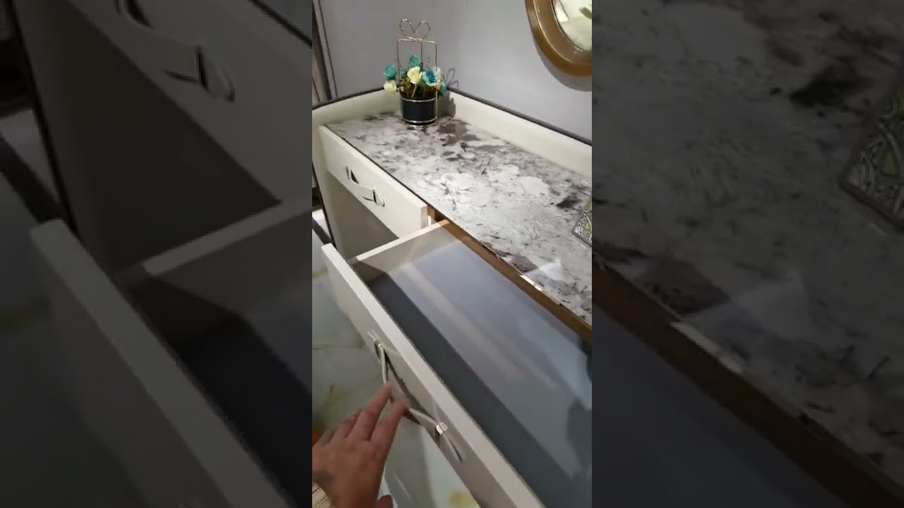 Italy design Light luxury Villa house bedroom dresser table with mirror for dressing table furniture Italy design Light luxury Villa house bedroom dresser table with mirror for dressing table furniture