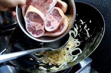 YOU DON'T NEED COOKING SKILLS TO MAKE THIS DELICIOUS DISH! INCREDIBLE PORK IN SOY AND VINEGAR SAUCE!