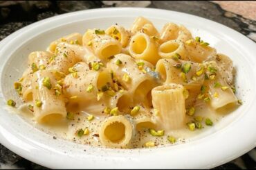 Best FOUR CHEESE PASTA - how it is cooked in Italy #mac4cheese