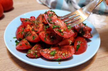 You have never eaten such delicious tomato! Italian tomatoes are a great appetizer for the festive!