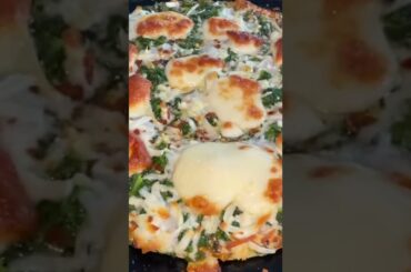 #FetaSpinachPizza #shorts #viralshorts #trending #youtubegroup #food #italianfood