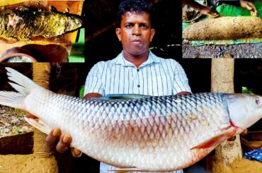 Village Boys Baked Huge River Fish | Fish Packed in Clay | Ancient Cooking