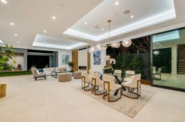 An ultra private Home in the prime West Hollywood with stunning entertaining spaces