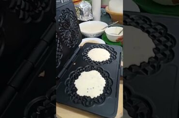 Making Crispy Italian Pizzelles #food #foodie #foodinsider #recipes #recipes_easy #foodlover #recipe