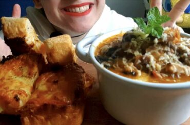 ASMR MUKBANG| White wine mixed mushrooms stew with garlic bread and cheesy garlic bread (no talking)