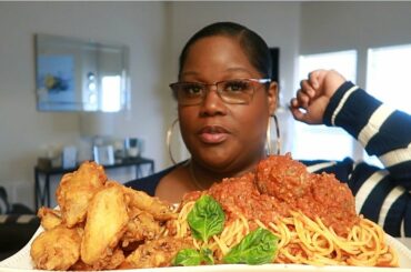 HOMEMADE SPAGHETTI AND BATTERED FRIED CHICKEN COOKING AND EATING