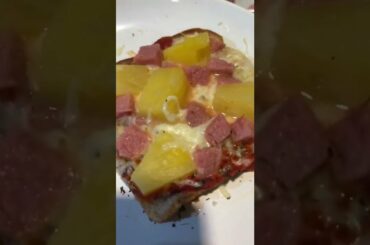 Spam Hawaiian Pizza Hack!  #shorts #gourmet#hawaiianfood#italianfood