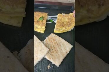 Italian breakfast recipe#cheese omelette with garlic bread#by Maria's cooking