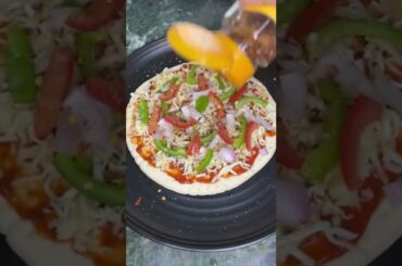 Easy pizza recipe #shorts #youtubeshorts #trending #pizza #pizzarecipe #homemadepizza #italianfood