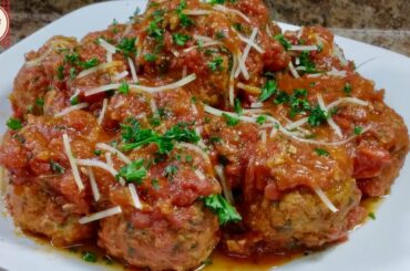 Juicy Meatball Recipe - How to Cook Delicious Meatballs - Italian Style - Tomato Sauce and Meatballs