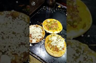 Street style me italian tawa pizzaa-super se bi upar taste h iska
