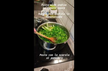 Pasta with endive in tomato sauce - a yummie Italian recipe #shorts