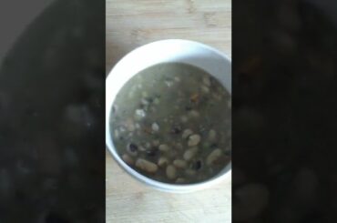 ITALIAN FOOD:CEREALS,SPELT AND LEGUMES SOUP