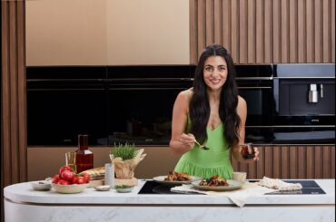 An iconic Italian chicken recipe the family can't resist with Silvia Colloca | Smeg Omnichef