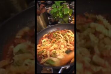 #pasta #redsaucepasta #homemadefood #italianfood #shorts #shortsvideo #shortsvideoviral #trending