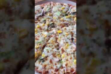 Pizzzaaaa#shortsvideo #viral #pizza#foodie #trending #viral #foodie#loveforfood #youtubeshorts
