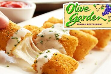 10 Italian Foods No One Actually Eats in Italy!