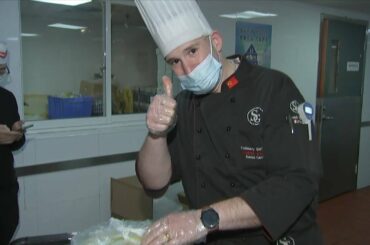 GLOBALink | Italian chef in China helps provide free boxed meals for medical staff fighting COVID-19