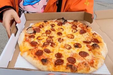 Johnny Rocco's Italian Grill Pizza Review