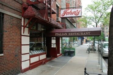 John's of 12th Street - The True Story of the Italian Mafia in New York
