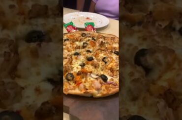Pizza party at eagle bites pizza Kolkata | Italian pizza dining restaurant | Pizza is bae | Pineaple