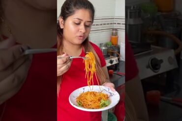 Italian spaghetti pasta tossed in tomato sauce | Easiest recipe | #viralvideo #shorts #viralshorts
