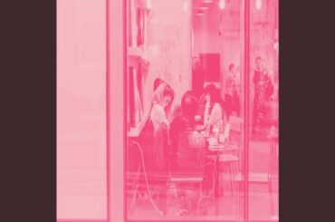 Bright Moods for Indoor Dining