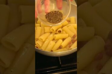 Gricia #chef #food #italia #shorts #short #pasta #ricetta #videofood #roma #italianfood #italy