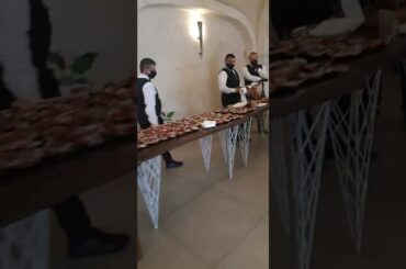 Degustazione dei vini della Tenuta Cavalier Pepe presso la Cantina di La Collina Eventi.