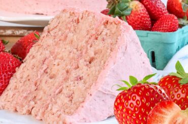 Ma's Fresh Strawberry Cake