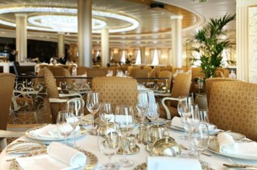 The Grand Dining Room - Oceania Riviera